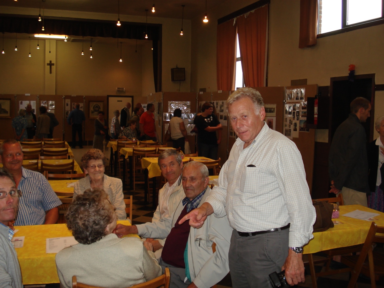 Antoon Standaert op een tentoonstelling in 2011