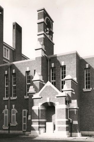 Kapel en klokkentoren, foto verzameling Rogiers Guido