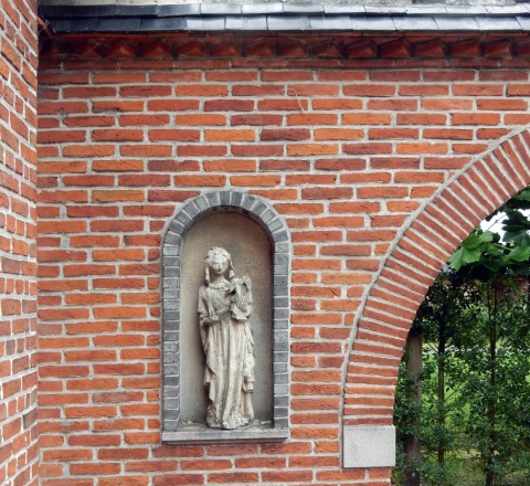 Kapel in tuinmuur, foto Gevaert Louis, 2021