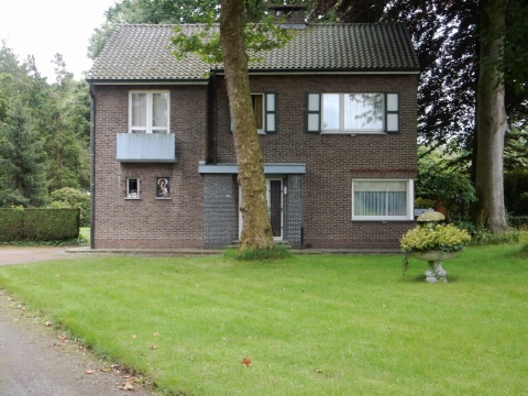 Huis met Maria en kind, foto Gevaert Louis, 2021