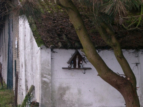 Mariakapelletje aan schuurwand, foto Gevaert Louis, 2014