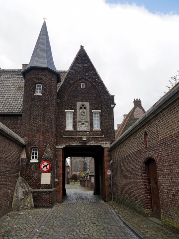 Toegang Groot-Begijnhof Engelbert Van Arenbergstraat, foto Vanderstraeten Frederik, 2021