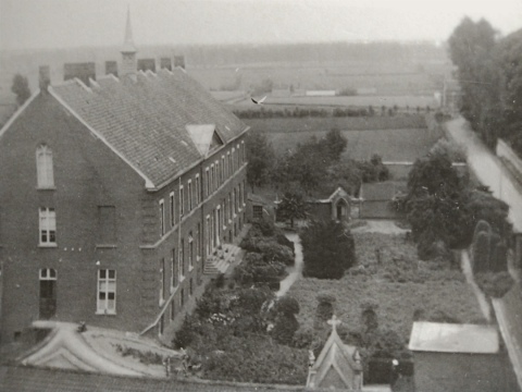 Verdwenen kapel rechts van het Hospicegebouw