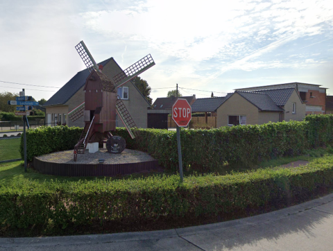 Siermolen geplaatst in het Jaar van het Dorp, foto Google, 2020