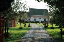 Kapel links van de oprit