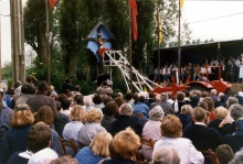 Inzegening Calvarie, foto Beeldarchief DSMG, 1987