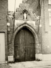 Toegangspoort met Sint-Amandusbeeld, foto Onroerend Erfgoed Gent