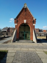 Kapel voor pastoors op het kerkhof, foto Gevaert Louis,2021